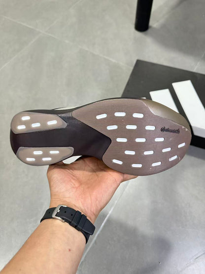 KJ2002 Gray Running Shoes with White Stripes