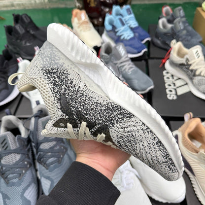 Adidas Alphabounce HPC AMS M Sneakers in Beige, Gray and Black
