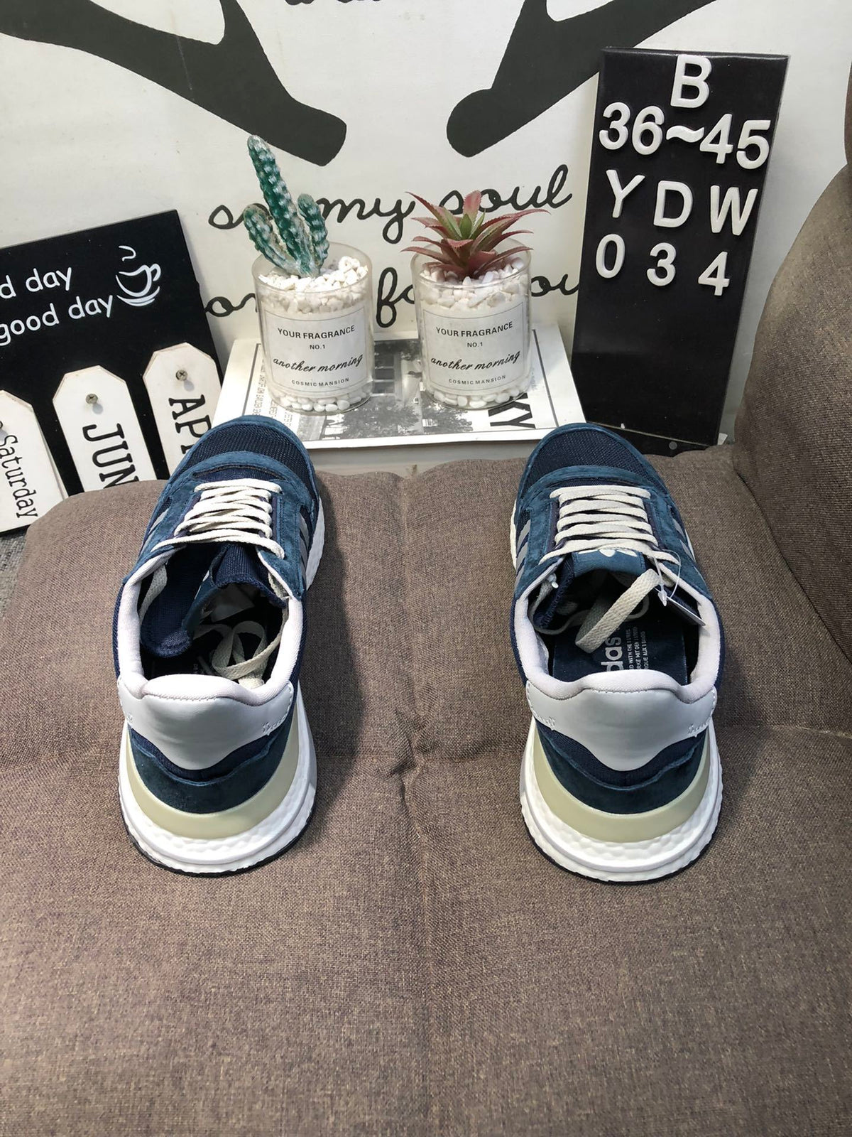 Adidas ZX 500 Retro Sneakers in Navy and Gray YDW034