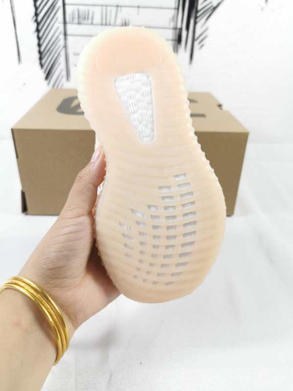 Yeezy 350 V2 Kids Sneakers in Linen Yellow