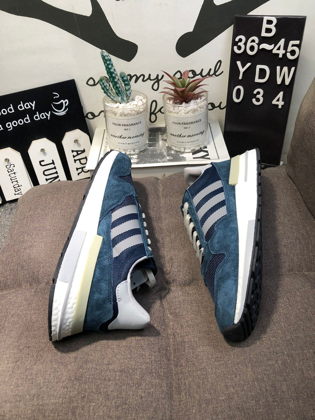 Adidas ZX 500 Retro Sneakers in Navy and Gray YDW034